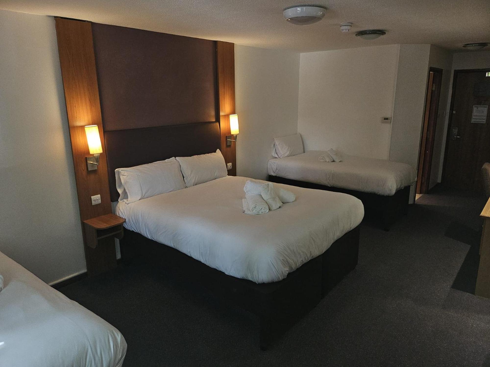 V Lodge Manchester Мидлтон Экстерьер фото